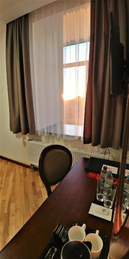 Meridian 3*